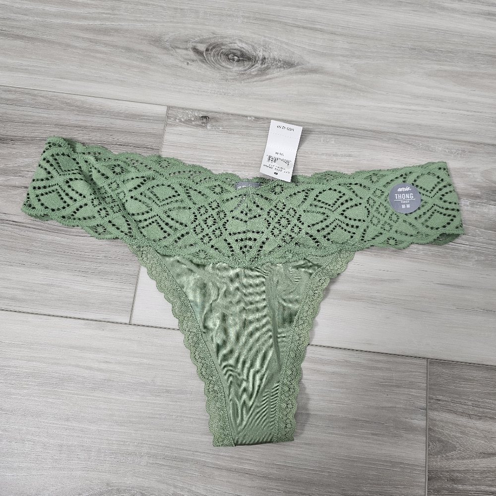 Nwt Aerie Green Lace Thong Panties Sz M